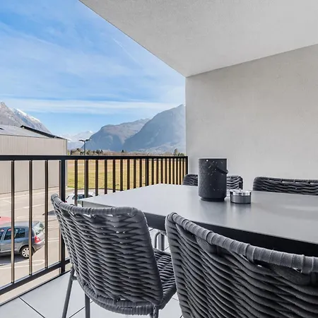 Adventure Oasis Apartment *